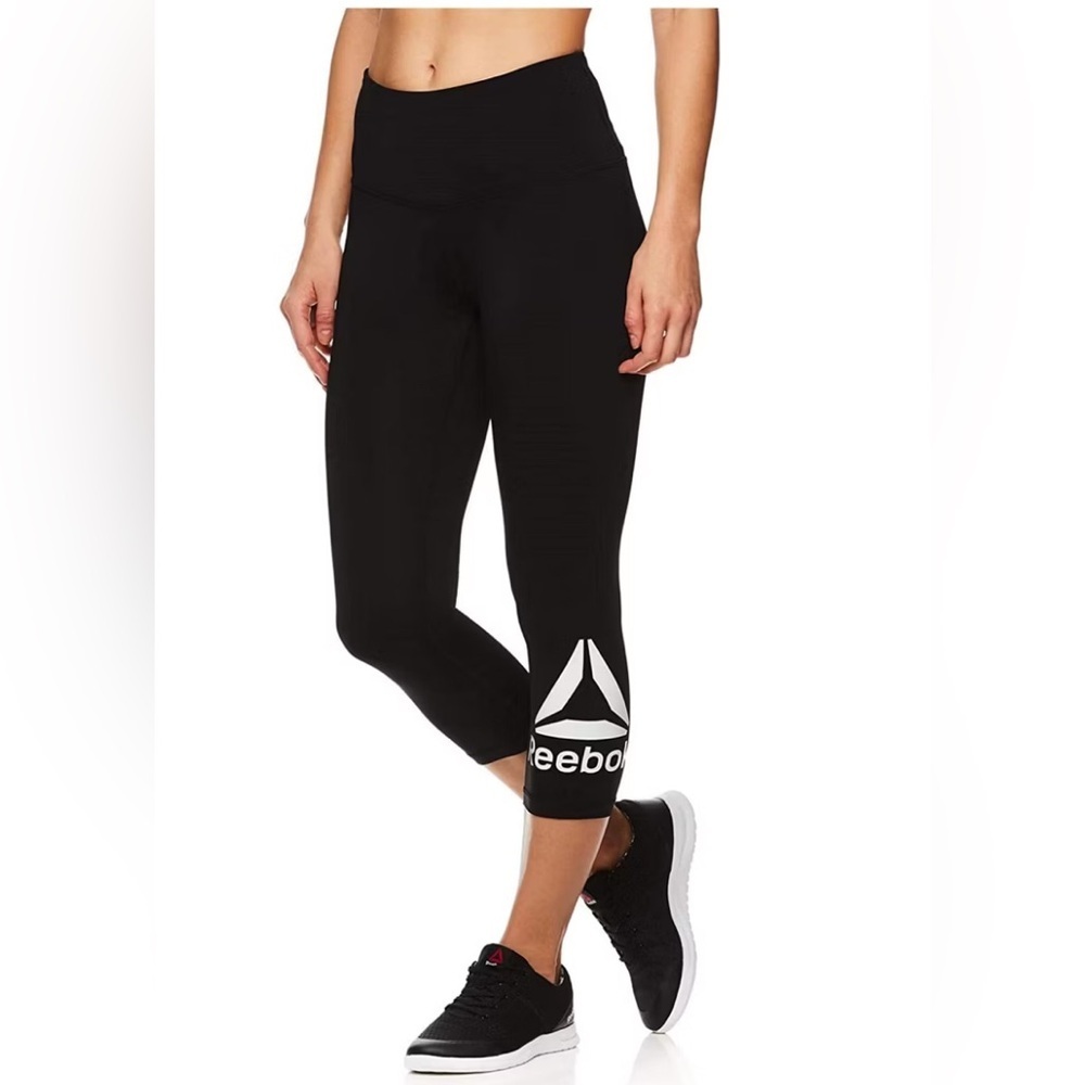 Reebok Womens Wanderlust Capri Compression Athletic Pants